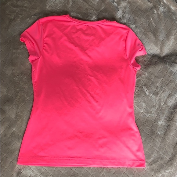 🧗🏽♀️💗FILA active shirt 🌺🧘🏻♀️ - Picture 4 of 4